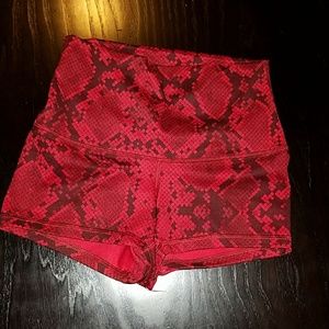Lululemon high waisted boogie shorts
